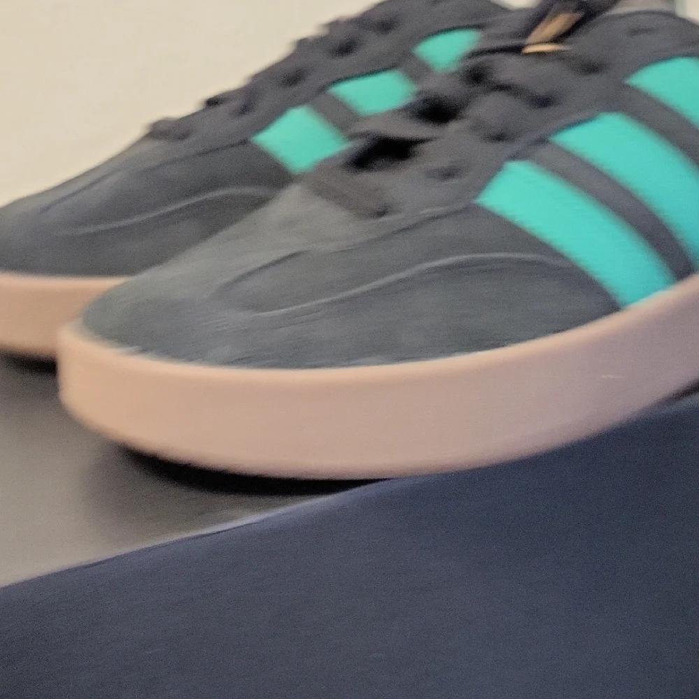 Adidas Men's 8, Women's 9 Black and Green Barreda - Picture 8 of 9